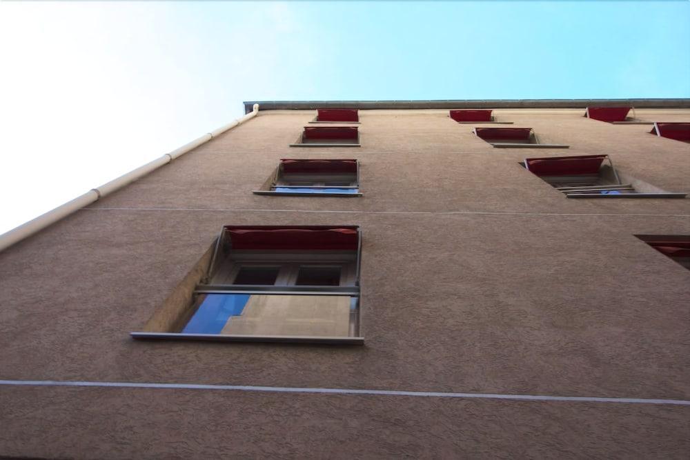 Auberge Internationale Des Jeunes Paris Exteriör bild